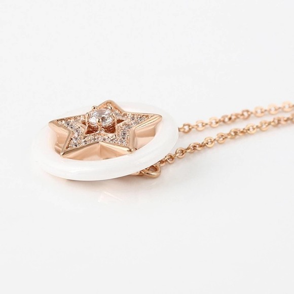 Simulated Diamonds Star Necklace 18k Gold Plated - Picture 4 of 8